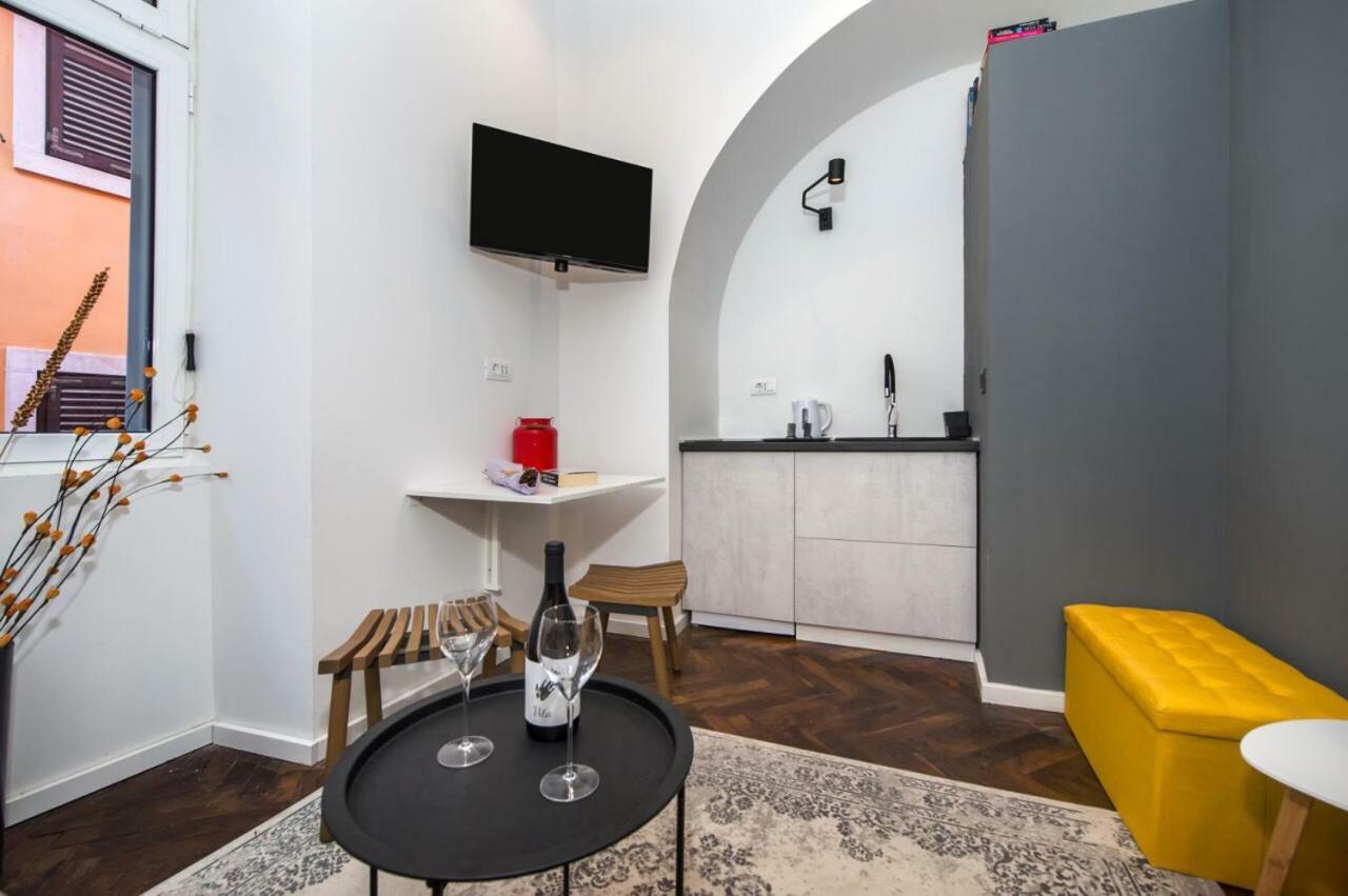 Mini Studio Mignon Apartment โรวีน ภายนอก รูปภาพ