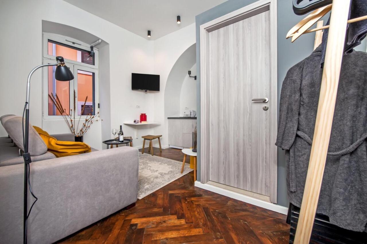 Mini Studio Mignon Apartment โรวีน ภายนอก รูปภาพ
